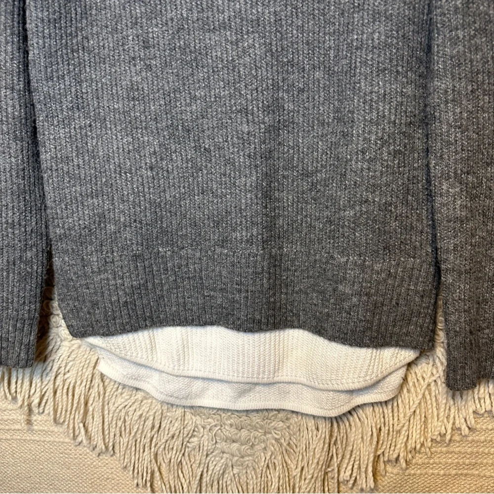 UNIF x Urban Outfitters gray and white layer ribbed crewneck sweater S - Picture 4 of 12